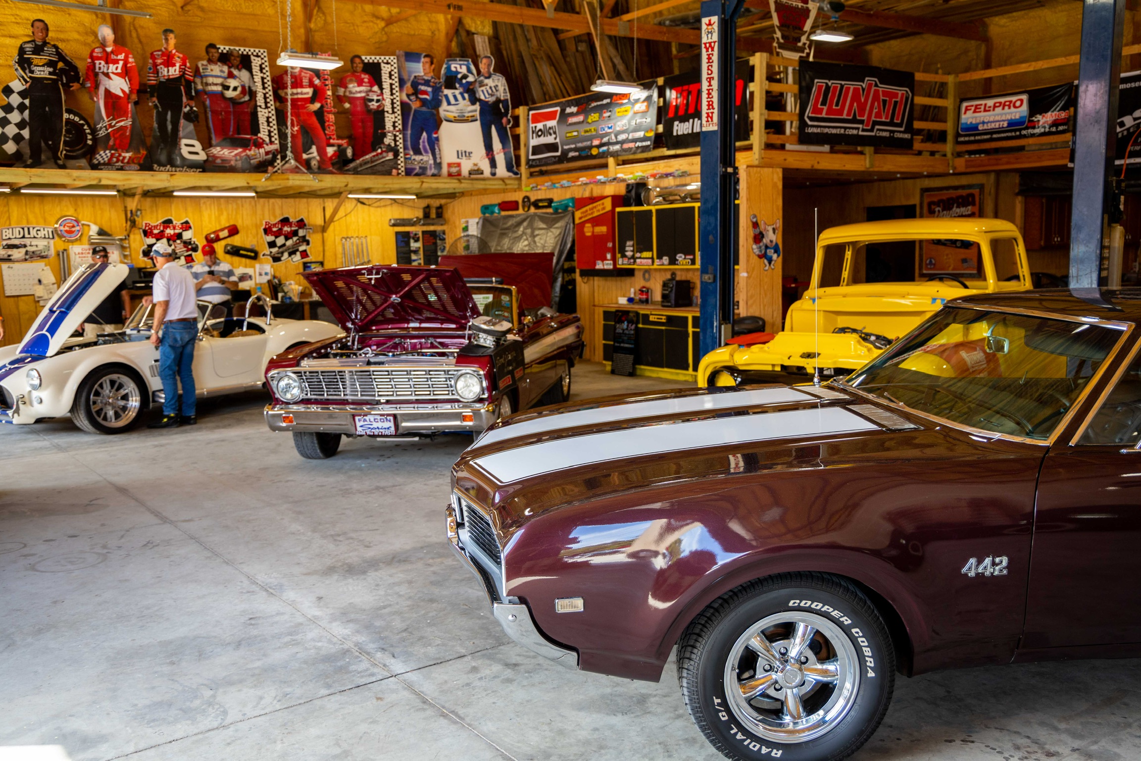 Legacy Motorsports - Inside the Legacy shop - Oldsmobile 442